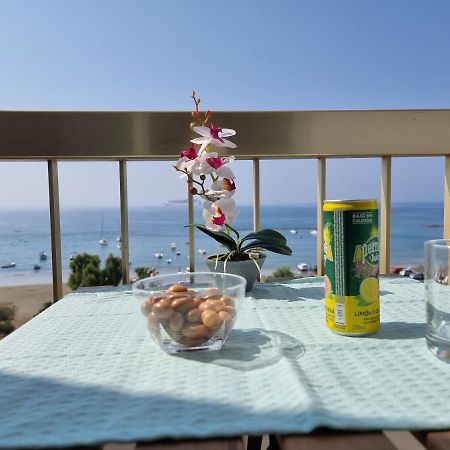 Super Modern Beachfront 1 Bedroom - Sleeps 4 Limassol Exterior foto